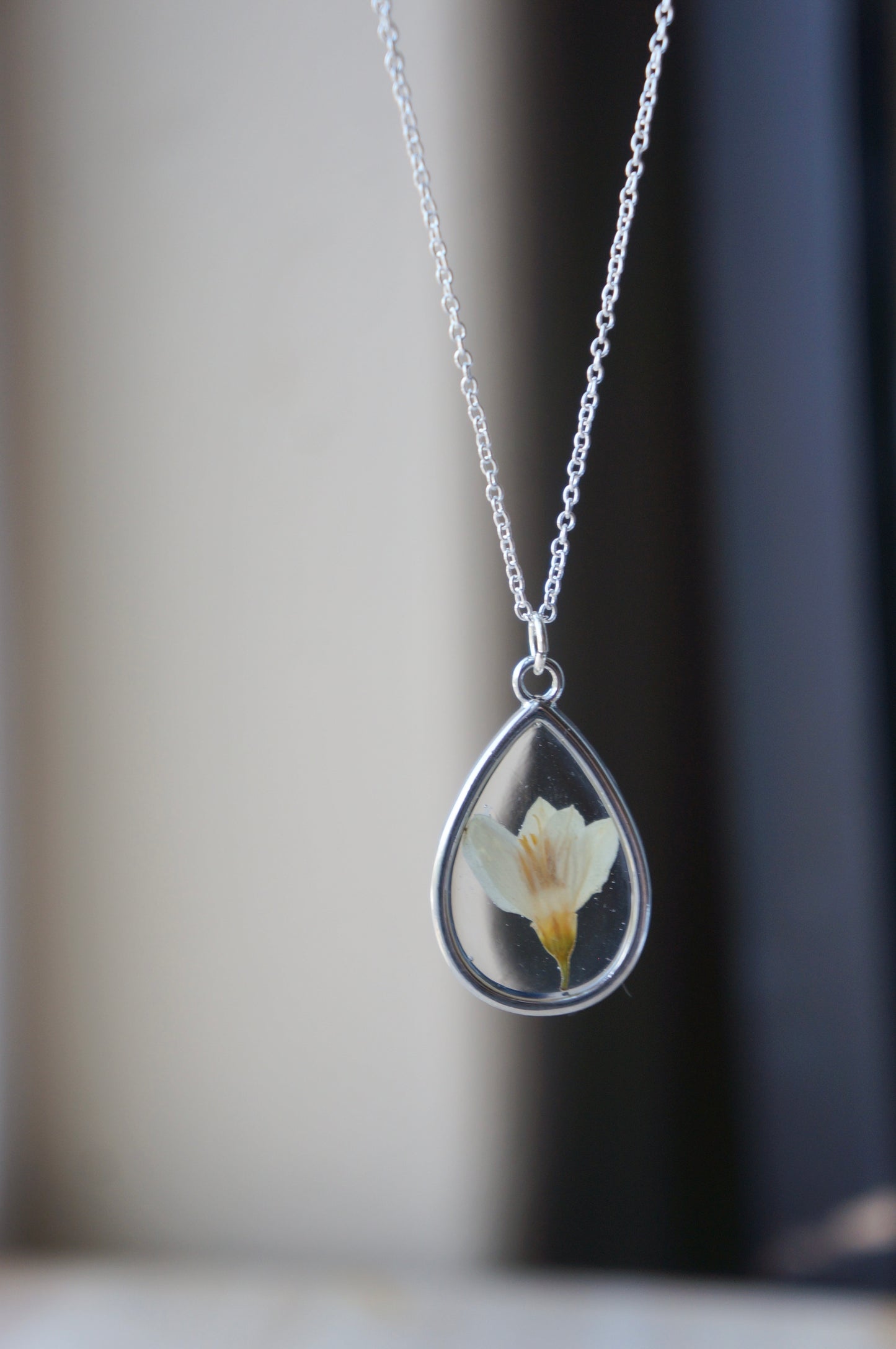 Single White Flower Necklace